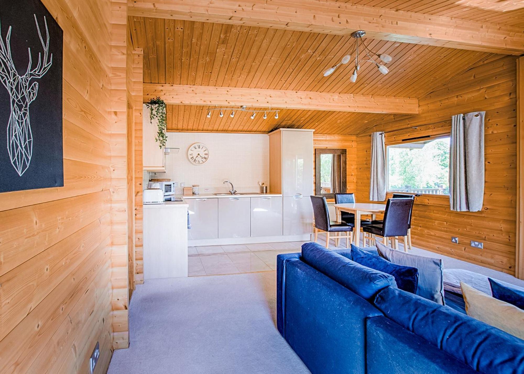 Fingle Glen Lodges Whitestone Room photo